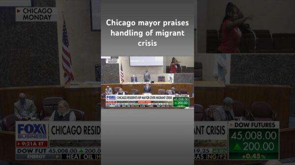 Chicagoans sound off on mayor over illegal migrants: Trump, Homan make an example out of him #shorts