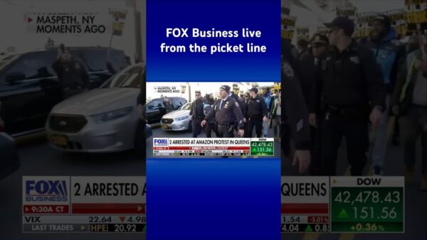 LIVE FROM THE PICKET LINE: Amazon workers block traffic, NYPD makes arrests #shorts